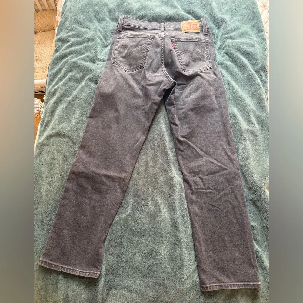 Levi's Gray Straight Leg Jeans with Classic Fit - Picture 3 of 4